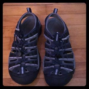 Lightly worn keens!!